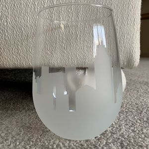 NWT Etched Skyline Wine Glass